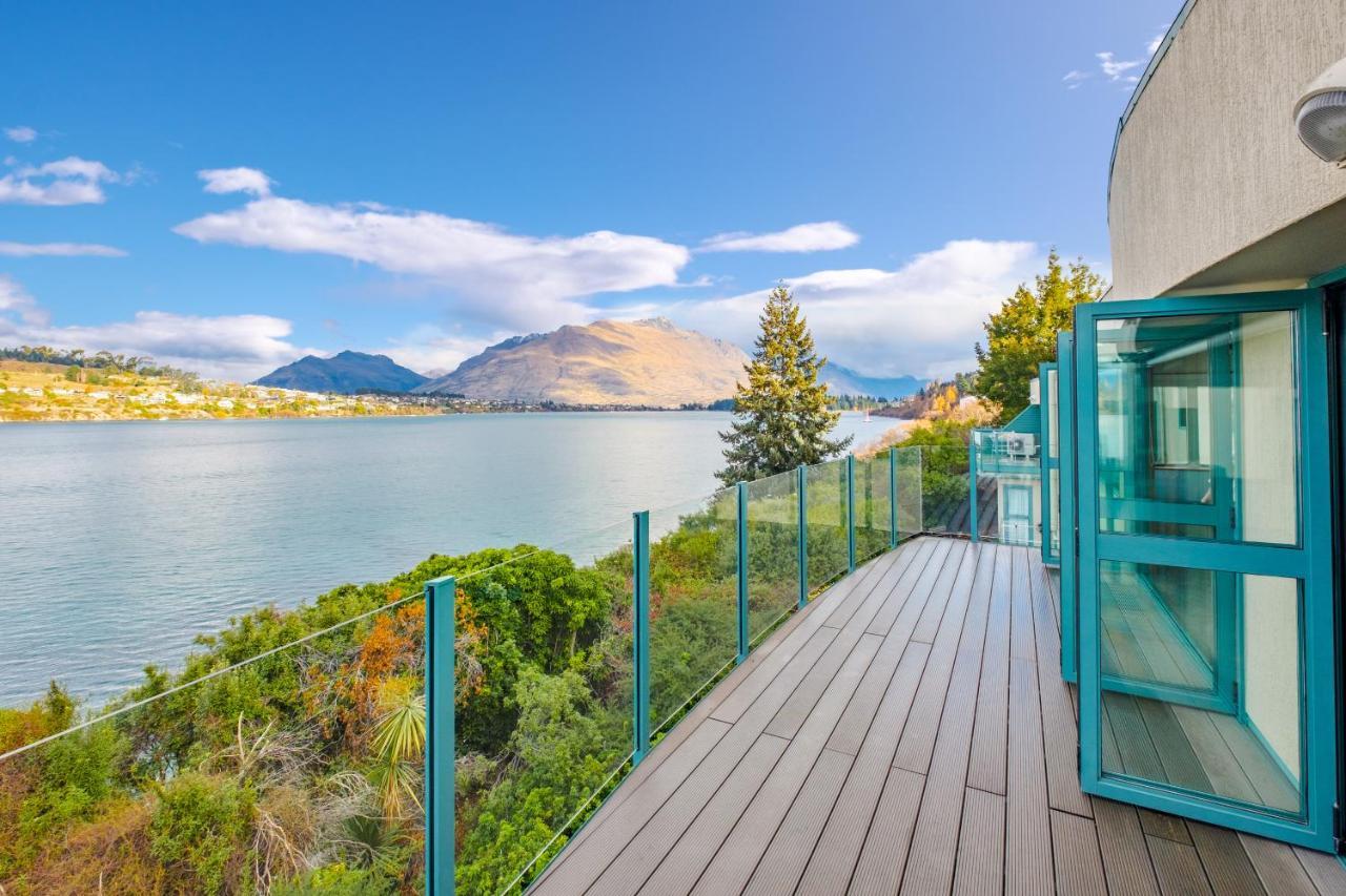 Huge Lakefront Delight - Queenstown Holiday Home ภายนอก รูปภาพ